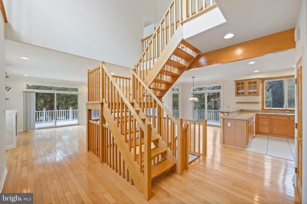 Interior, Pendant Lights, Recessed Lighting, Wood Texture Flooring