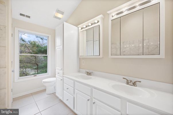 Bathroom, Dual Sink Vanities, Interior