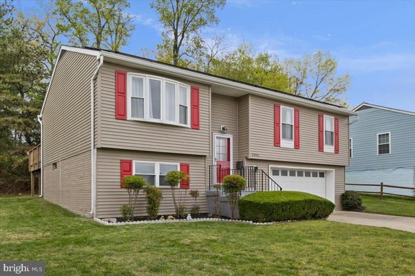 Attached, Exterior, Facade, Raised Ranch