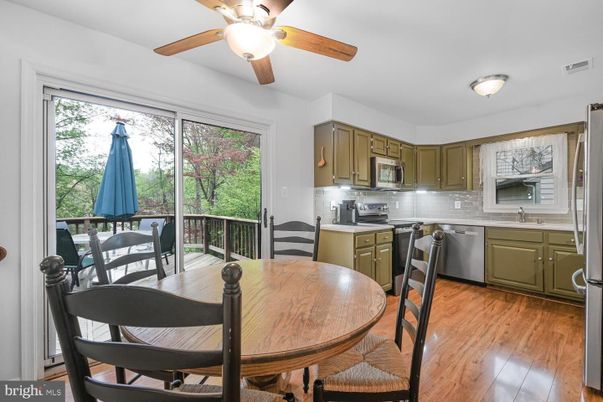 Dining room, Interior, Kitchen, Stainless Steel Appliances, Wood Texture Flooring