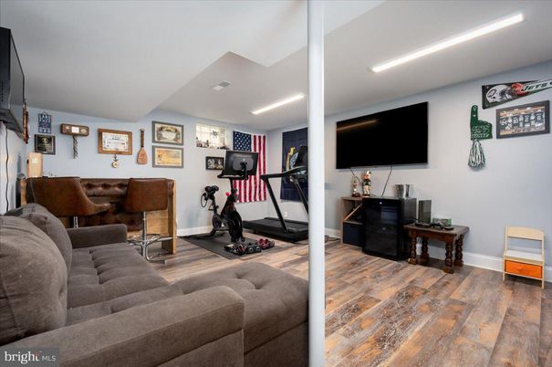 Fitness Equipment, Interior, Recessed Lighting, Wood Texture Flooring