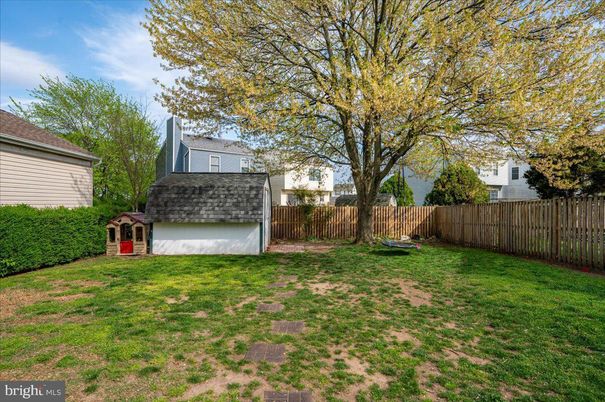 Backyard, Detached Garage, Exterior