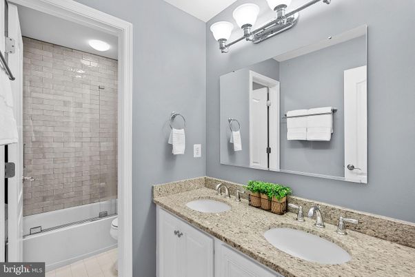 Bathroom, Dual Sink Vanities, Interior