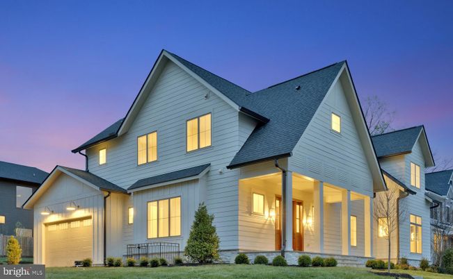 Attached, Exterior, Facade, Farmhouse