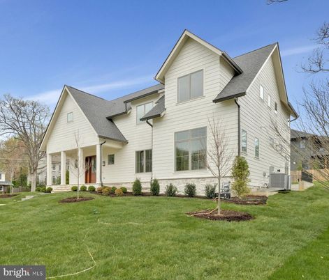 Backyard, Exterior, Facade, Farmhouse