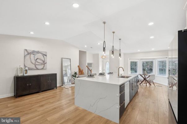 Dining room, Interior, Kitchen, Pendant Lights, Recessed Lighting, Wood Texture Flooring