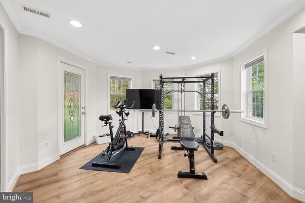 Fitness Equipment, Interior, Recessed Lighting, Wood Texture Flooring