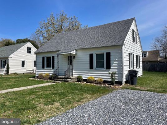Exterior, Facade, Cape Cod
