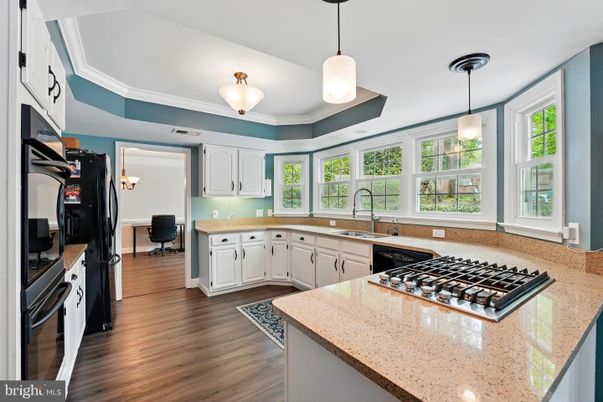 Interior, Kitchen, Pendant Lights, Wood Texture Flooring
