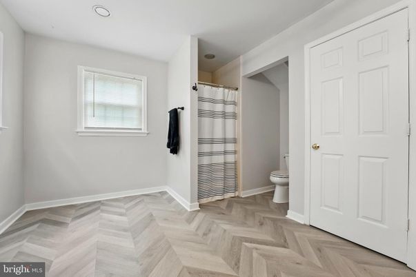 Bathroom, Interior, Recessed Lighting, Wood Texture Flooring