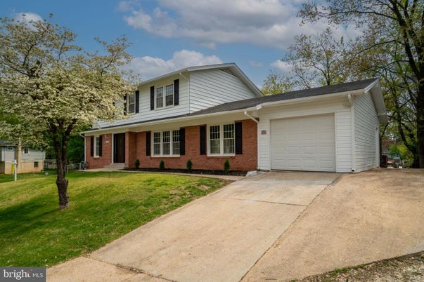 Attached, Exterior, Facade, Brick Facade, Farmhouse
