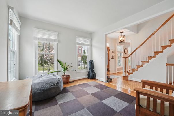 Interior, Pendant Lights, Wood Texture Flooring