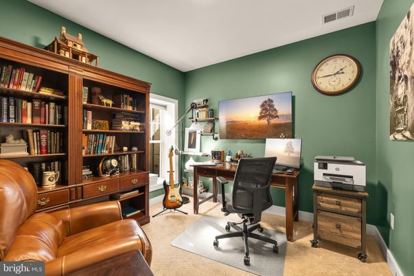 Home Office, Interior