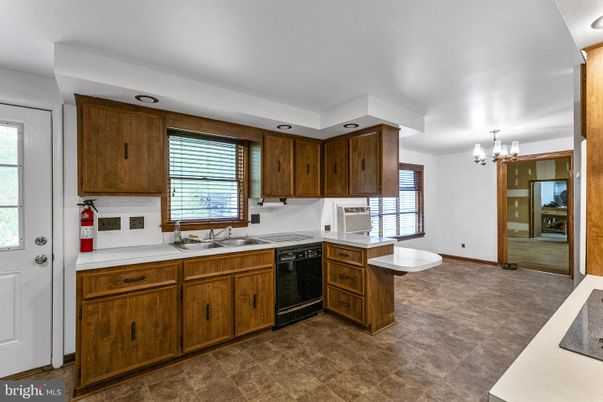Chandelier, Interior, Kitchen