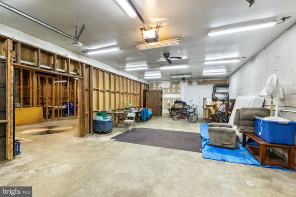 Garage, Interior, Stone Walls