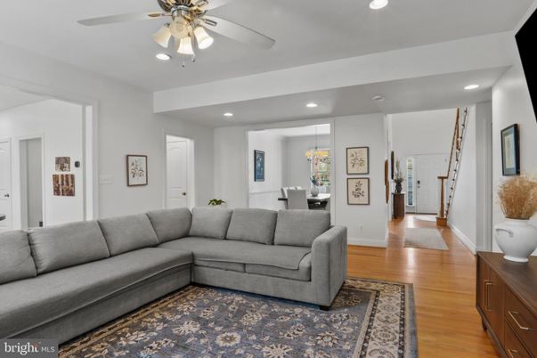 Dining room, Interior, Living room, Pendant Lights, Recessed Lighting, Wood Texture Flooring