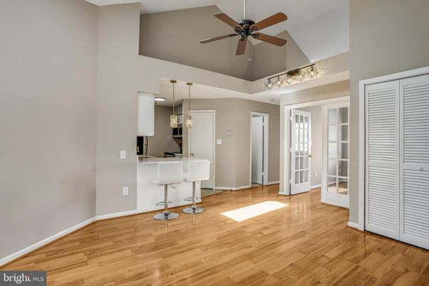 Interior, Pendant Lights, Wood Texture Flooring
