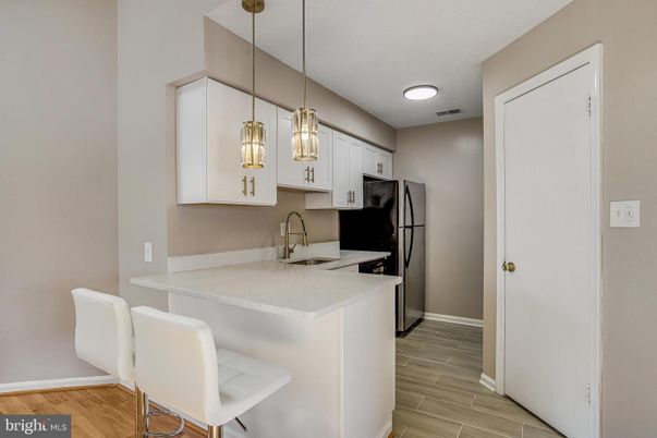 Interior, Kitchen, Pendant Lights, Wood Texture Flooring