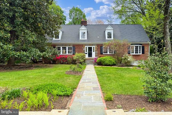 Exterior, Facade, Brick Facade, Cape Cod
