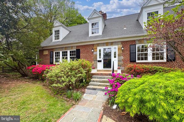 Exterior, Facade, Brick Facade, Cape Cod