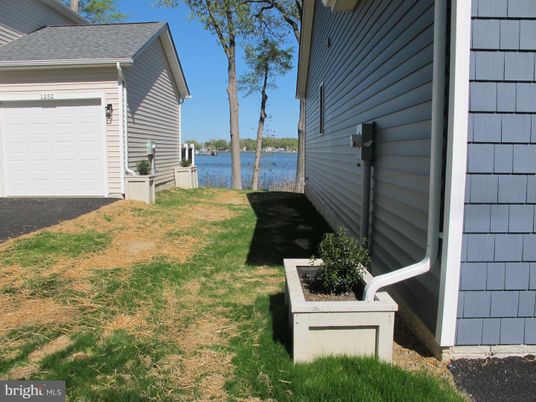 Exterior, Water
