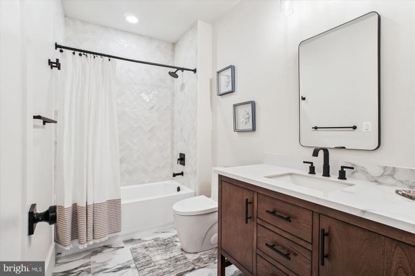 Bathroom, Interior, Marble, Recessed Lighting