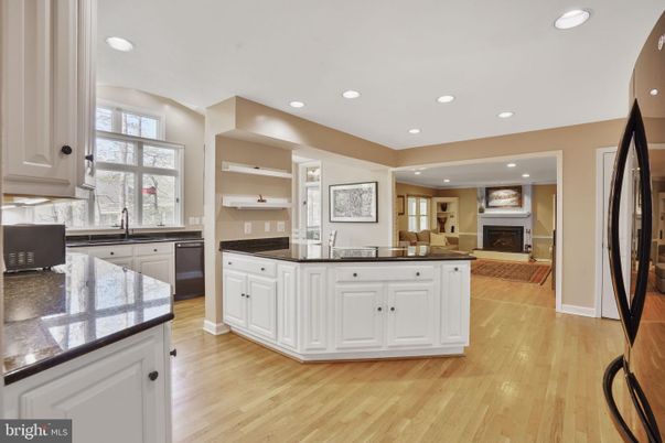 Fireplace, Interior, Kitchen, Recessed Lighting, Wood Texture Flooring