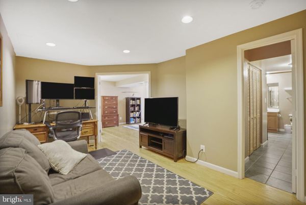 Bathroom, Interior, Living room, Recessed Lighting