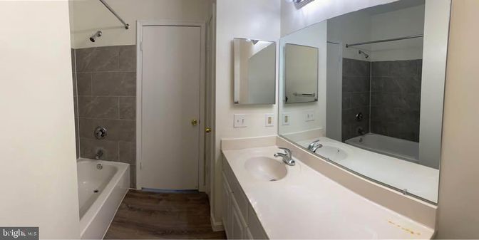 Bathroom, Dual Sink Vanities, Interior, Wood Texture Flooring