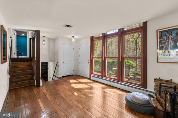 Interior, Pendant Lights, Wood Texture Flooring