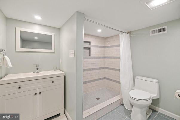 Bathroom, Interior, Recessed Lighting