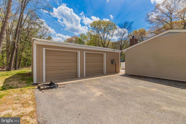 Detached Garage, Exterior