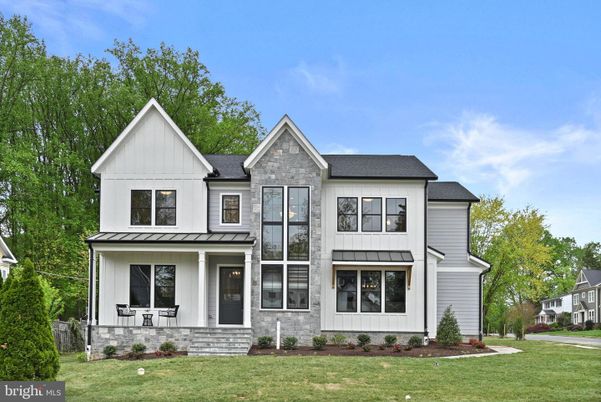 Exterior, Facade, Farmhouse