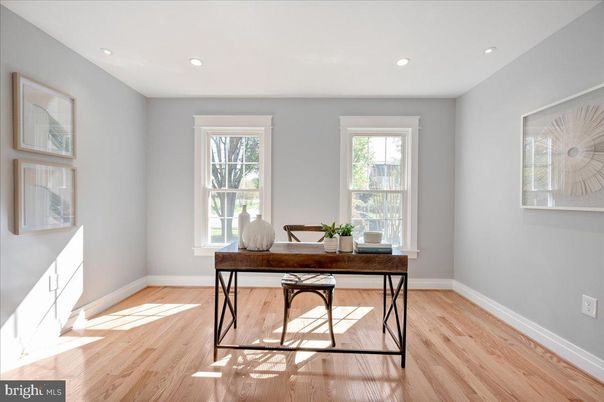 Home Office, Interior, Recessed Lighting, Wood Texture Flooring