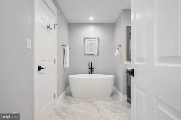 Bathroom, Free Standing Baths, Interior, Marble, Recessed Lighting