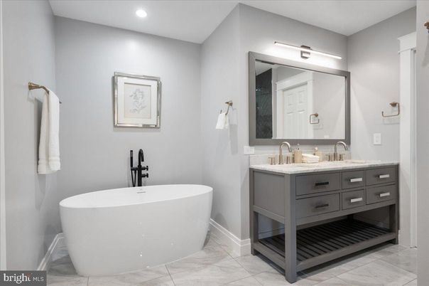 Bathroom, Dual Sink Vanities, Free Standing Baths, Interior, Marble, Recessed Lighting