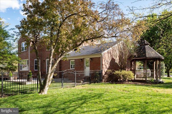 Backyard, Exterior, Facade, Brick Facade, Queen Anne Victorian