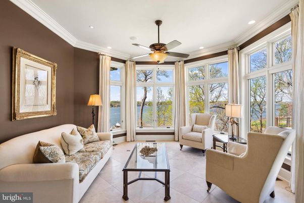Interior, Living room, Recessed Lighting, Water