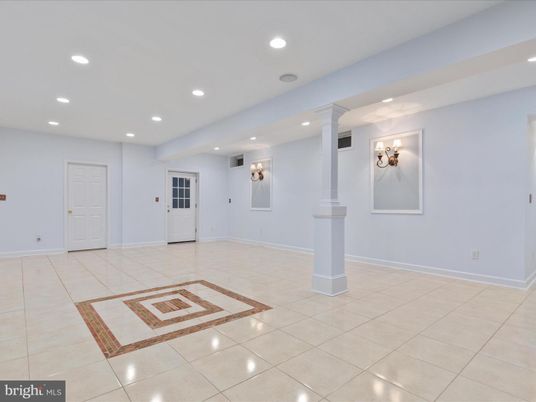 Empty room, Interior, Recessed Lighting