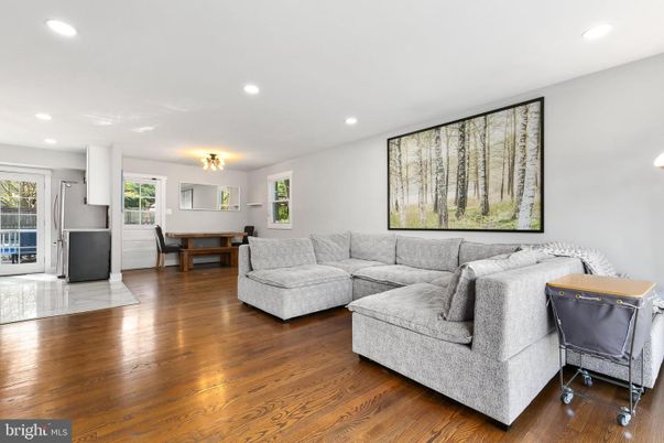 Dining room, Interior, Living room, Recessed Lighting, Wood Texture Flooring