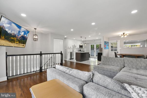 Interior, Kitchen, Living room, Pendant Lights, Recessed Lighting, Wood Texture Flooring