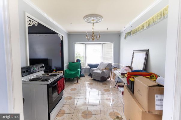 Chandelier, Interior, Kitchen, Living room