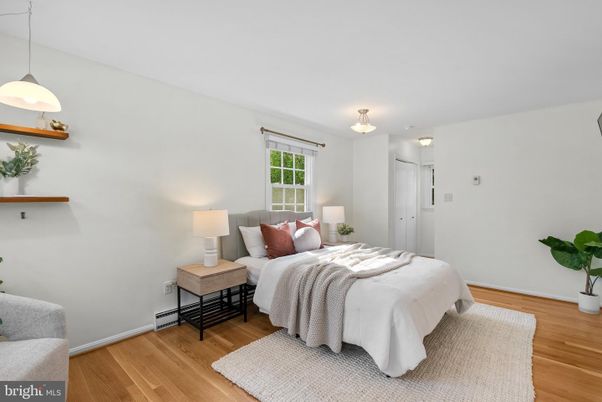 Bedroom, Interior, Pendant Lights, Wood Texture Flooring