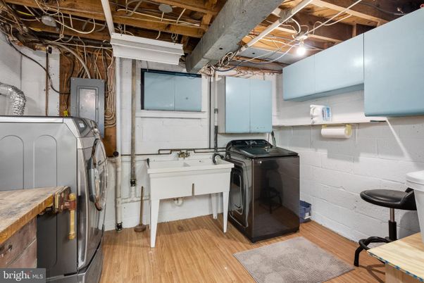 Interior, Washer, Wooden Beams, Wood Texture Flooring