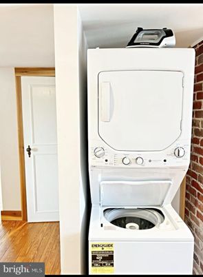 Interior, Utility Closets, Washer, Wood Texture Flooring