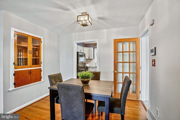 Dining room, Interior, Kitchen, Stainless Steel Appliances, Wood Texture Flooring