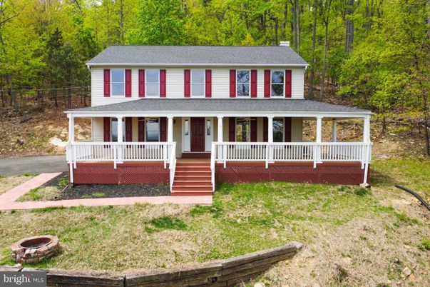 Exterior, Facade, American Foursquare