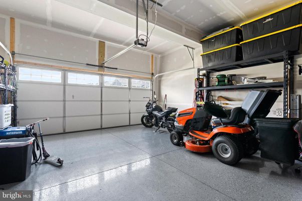 Garage, Interior