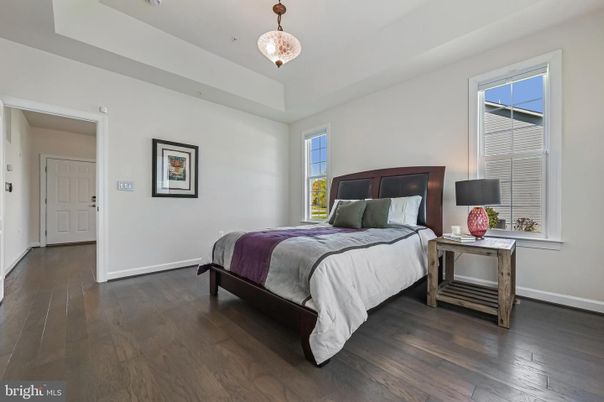 Bedroom, Interior, Pendant Lights, Wood Texture Flooring