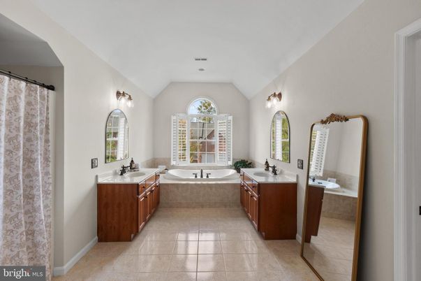 Bathroom, Dual Sink Vanities, Interior
